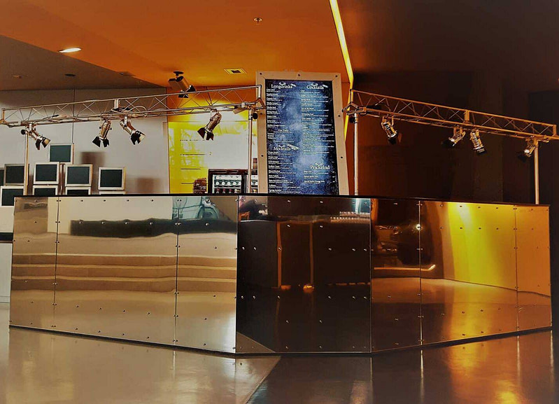 verspiegelte mobile Cocktailbar zum mieten mit bis zu 6 Barkeepern für ausgezeichneten mobilen Cocktailservice